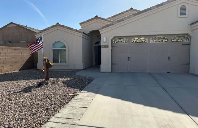 Fully Furnished Short-Term Rental in Fort Mohave-3BD/2BA