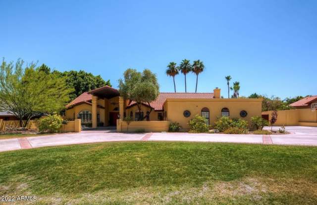 3437 E Equestrian Trail