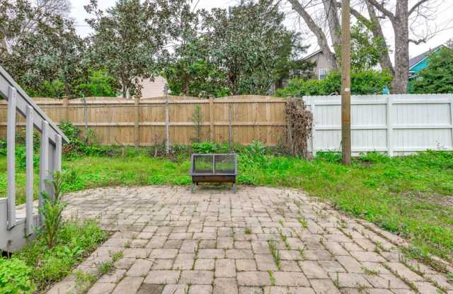 Pre-Leasing for the 26-27 School Year! - Well established neighborhood in prime location