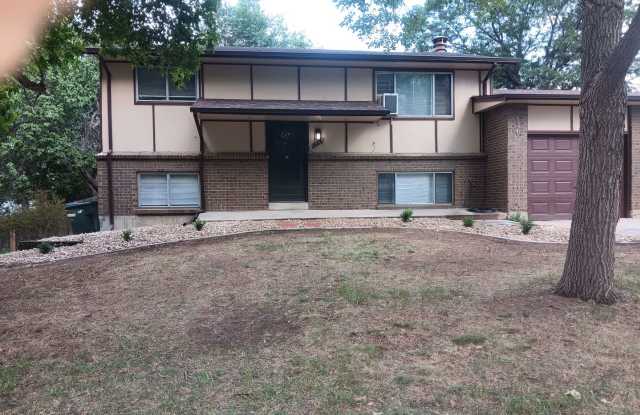 COMPLETELY NEW REMODELED 4-BDRM, 2-BATH + GARAGE IN LAKEWOOD! AVAILABLE IMMEDIATELY!