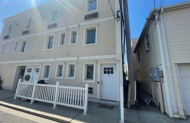 Photo of 19 Kentucky Street unit: 204