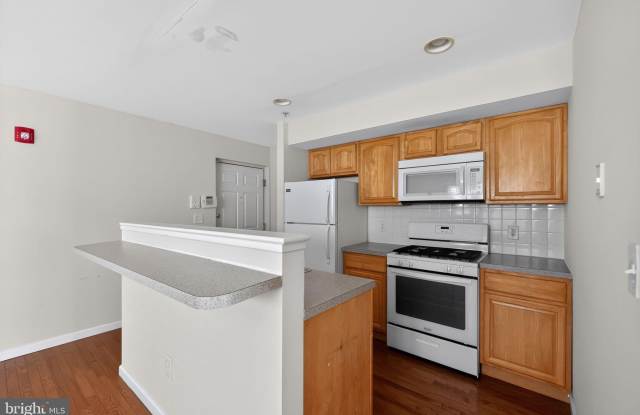 1521 N 15TH Street unit: 6