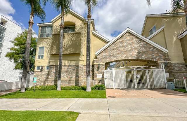 COMING SOON! 2 Bedroom Townhome for Rent in Glendale.