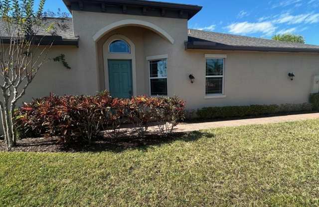 11066 SW Sunrise Lake Drive