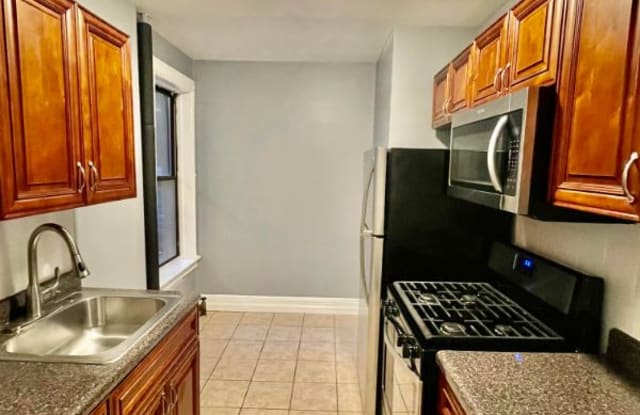 128 W 47th St 1Q - 128 West 47th Street, Bayonne, NJ 07002