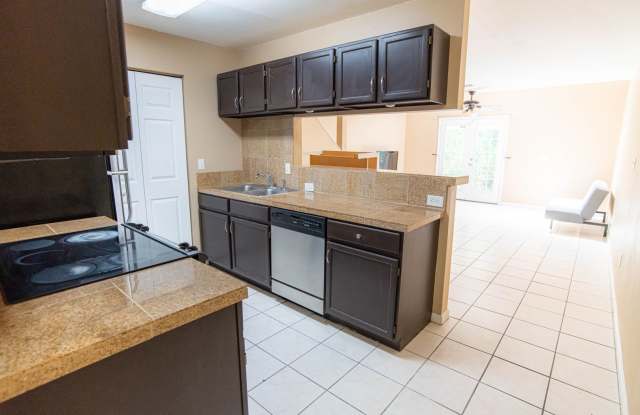 2186 TIMBERWOOD CIR N Tallahassee, FL 32304