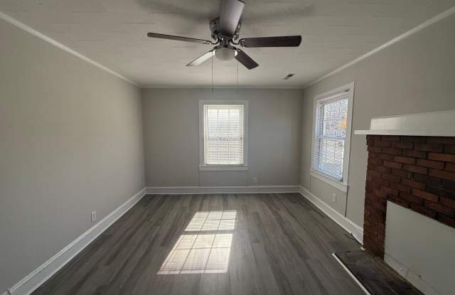 Three bedroom, 1 bath house in Graham