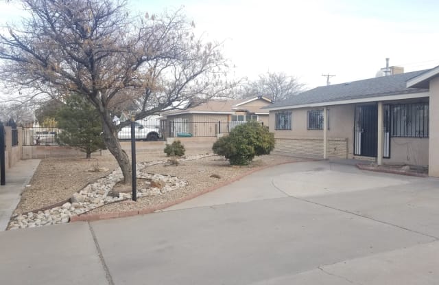 3944 Camino Del Valle Southwest - 3944 Camino Del Valle Southwest, South Valley, NM 87105