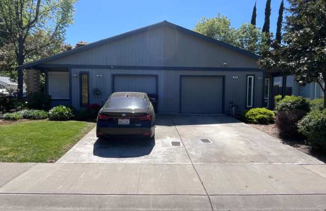 NICE DUPLEX IN NATOMAS!! - 1810 Bandon Way, Sacramento, CA 95833