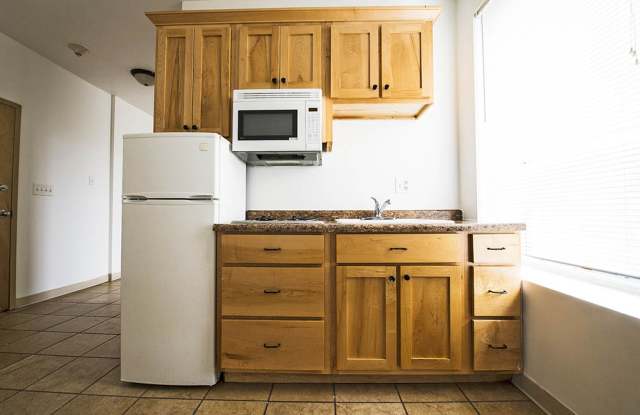 4114 W Washington Blvd