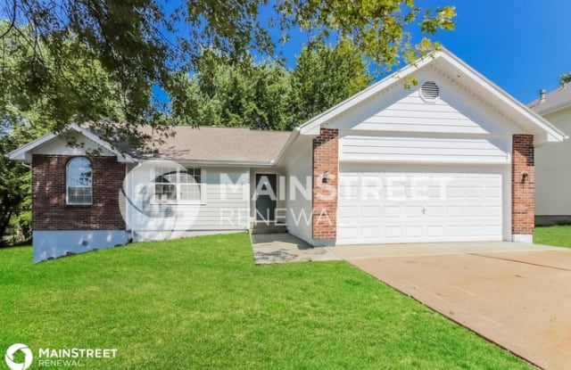 306 West Sierra Drive - 306 West Sierra Drive, Raymore, MO 64083