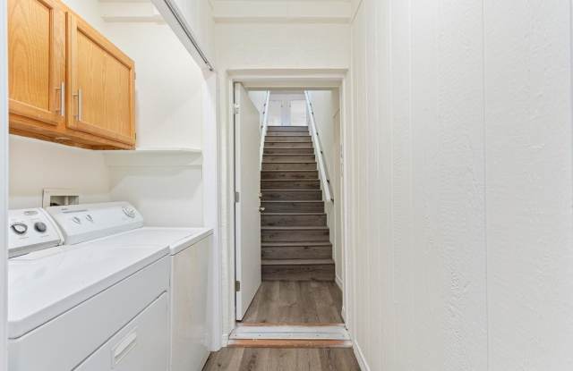 Photo of 208 13th Street NW unit: C