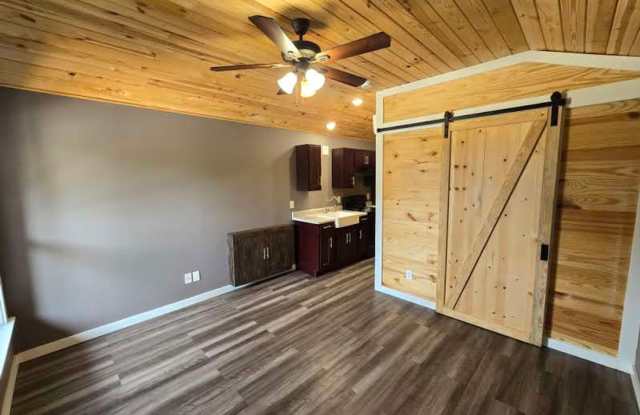 1 Bedroom/1 Bathroom Tiny Home in Batesville