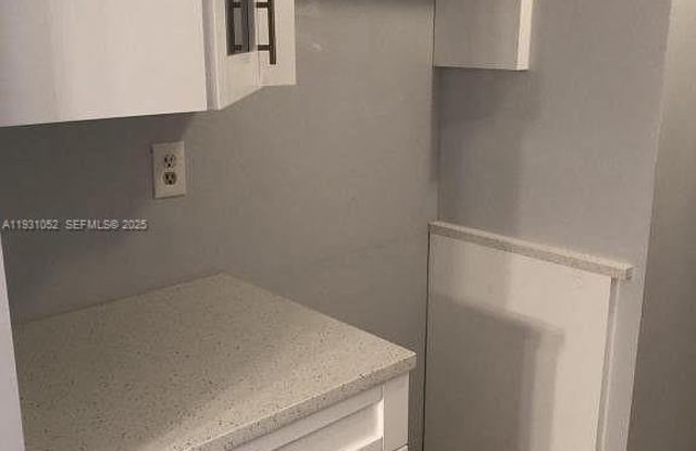 1133 N Benoist Farms Rd