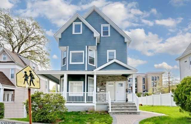 Photo of 221 Broadway