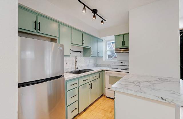 Photo of 1355 Gaylord St #8