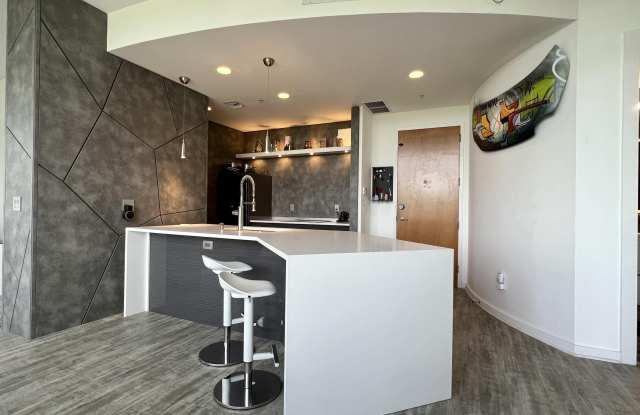 335 SE 6th Avenue