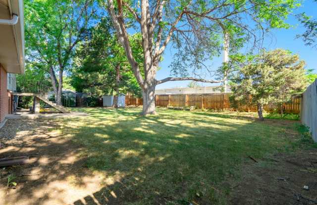 2108 Applewood