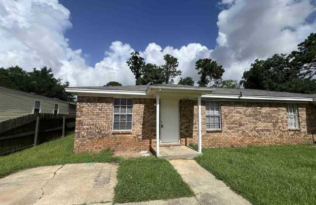 821 Calhoun Ave