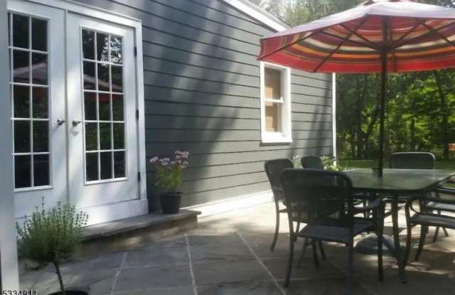 Photo of 33 Meadowview Rd