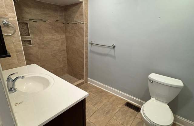 Photo of 902 SWEDE Street