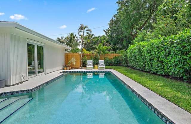 Photo of 1604 Seabrook Road, Tequesta, FL 33469