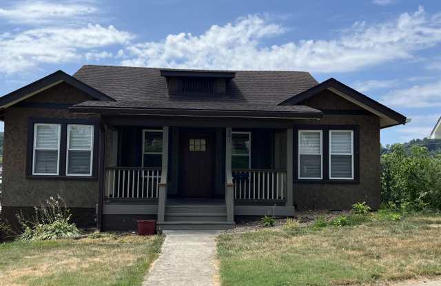 301 Highland Ave