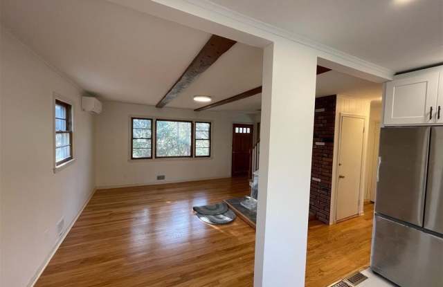 34 Hallock Landing Road