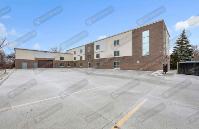 Photo of 4504 Oakwood Blvd Apt 1