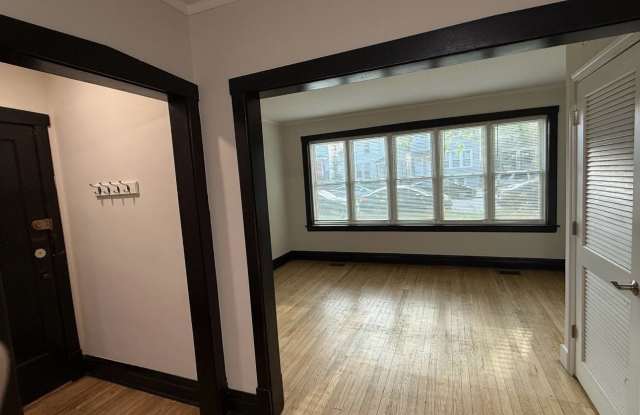 2653 N Marshfield Avenue