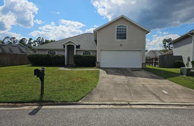 Move In Ready! - 1276 Winding Brook Court, Clay County, FL 32068