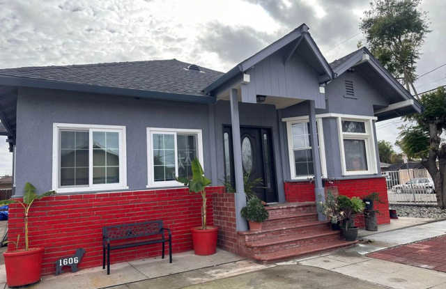 1606 E San Fernando Street