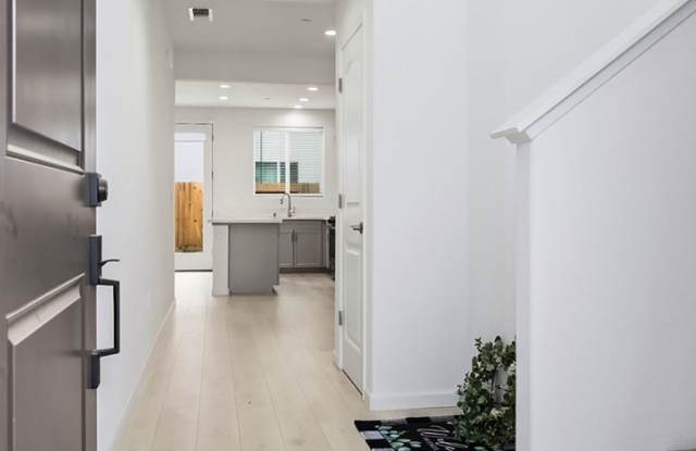 Brand New 4 Bedroom 3 Bathroom with solar in NW Visalia!!!