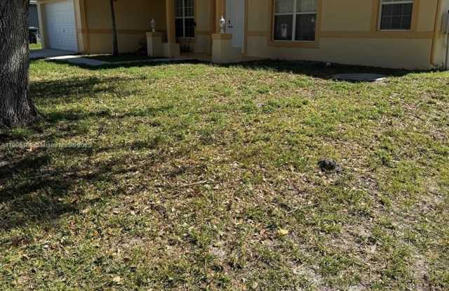 726 SW McCracken Avenue