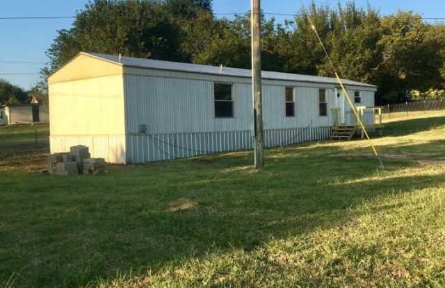 Photo of 2 bed 2 bath country house