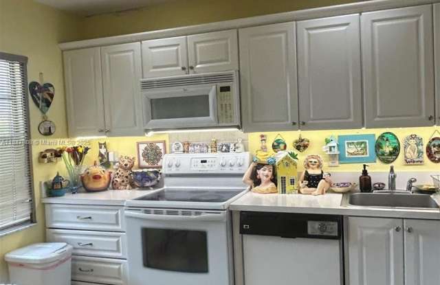 9205 Pecky Cypress Ln