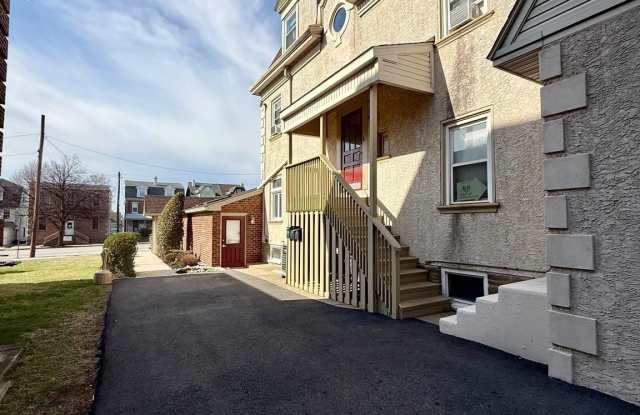 815 FAYETTE Street unit: 3