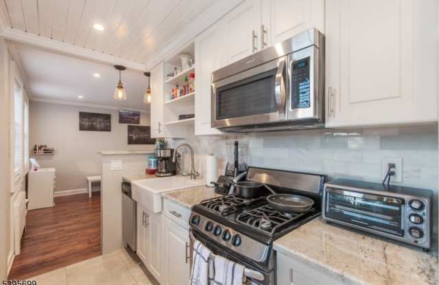 Photo of 378 Claremont Ave