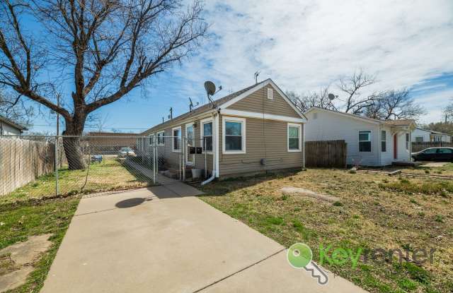 Photo of Renovated 2 bedroom | 1 Bath Duplex