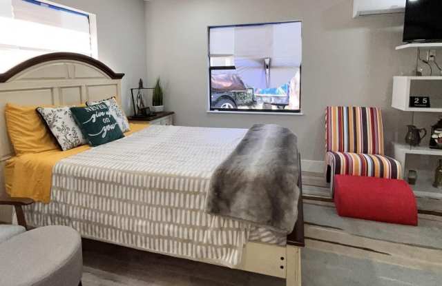 2474 SE Calais Street