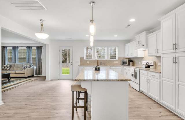 Photo of 7623 E Lane Dr