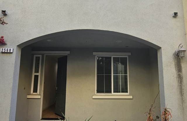 Photo of 2568 Heron Ct