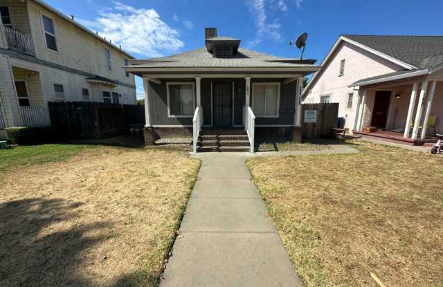 134, 136, 138 W 20th Street Merced