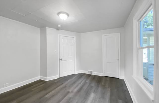 3341 South Sterling Avenue