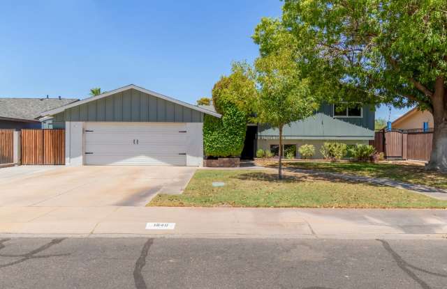 Stunning Tri-Level 6 bedroom home with POOL in a highly desirable Tempe location! - 1640 East La Jolla Drive, Tempe, AZ 85282