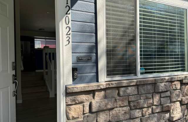 Charming 2BR Townhome in Brighton