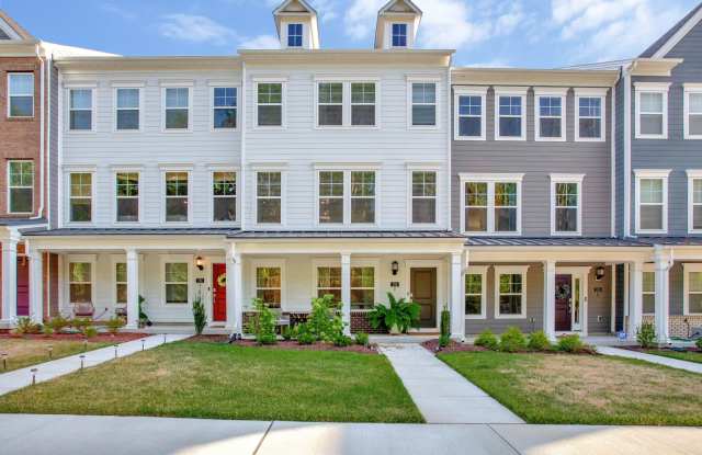 Spacious 3BR Townhome in Annapolis, modern furnishings