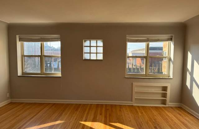 5835-45 Lindenwood Avenue