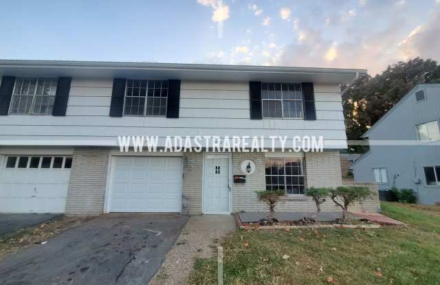 Very Nice Overland Park Duplex-Available in APRIL!!