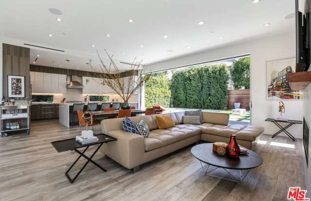 912 N CRESCENT HEIGHTS Blvd